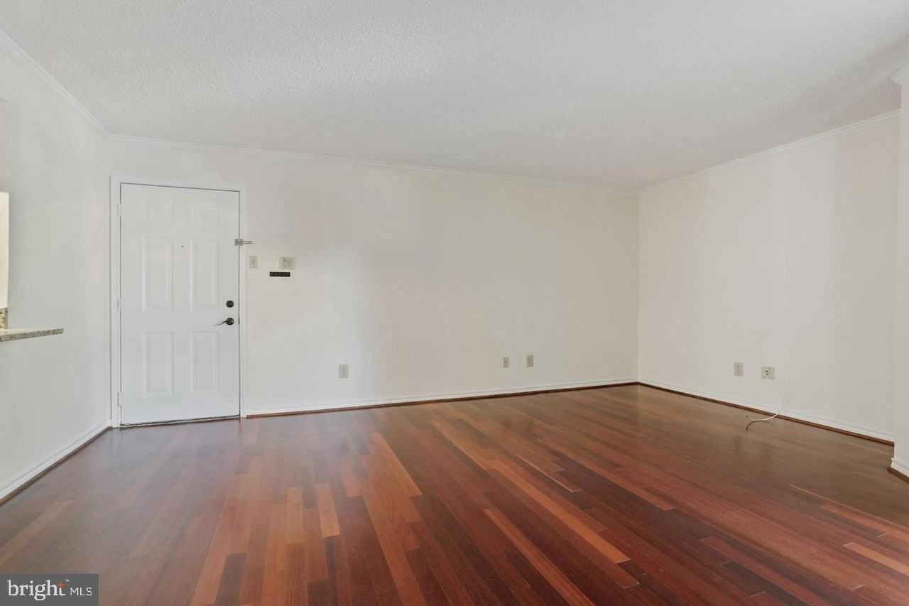 1535 Lincoln Way - Photo 4 of 21
