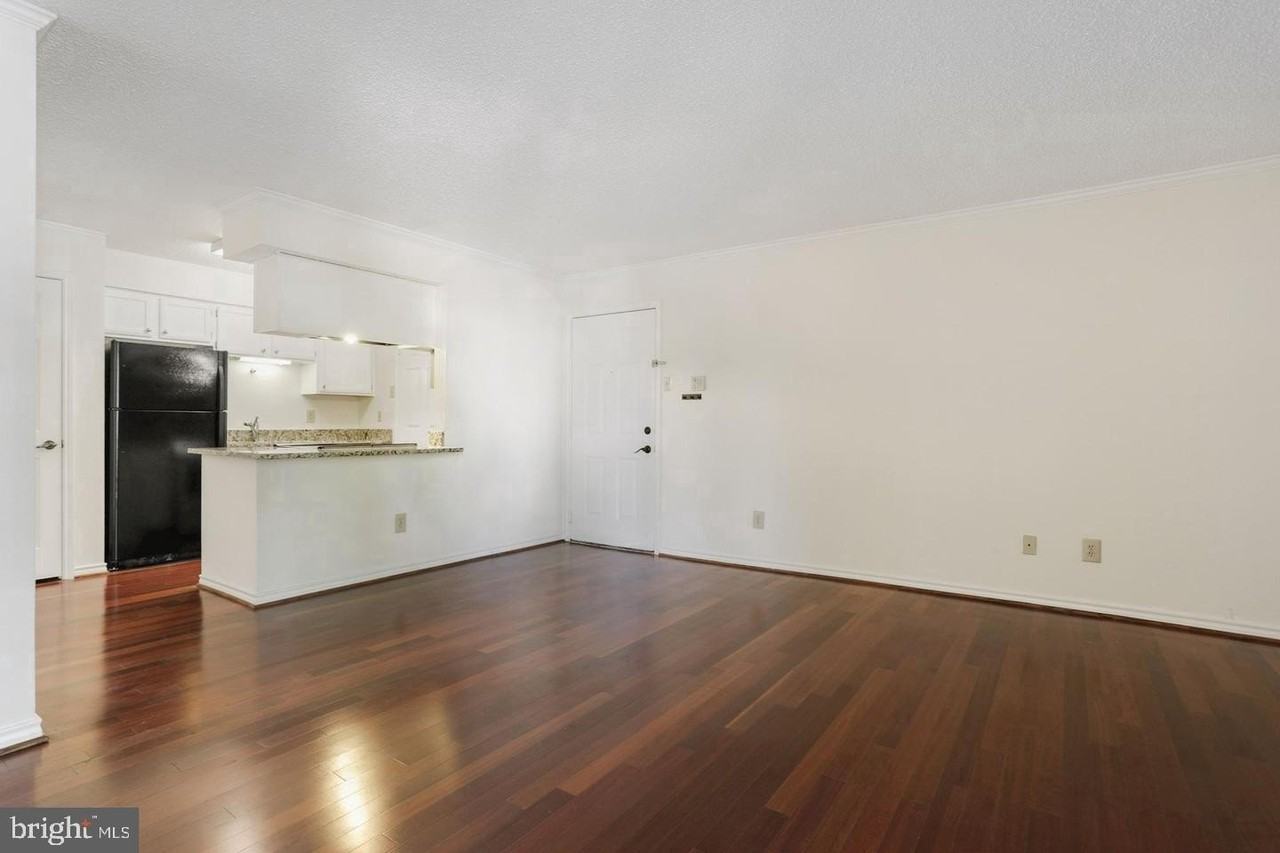 1535 Lincoln Way - Photo 5 of 21
