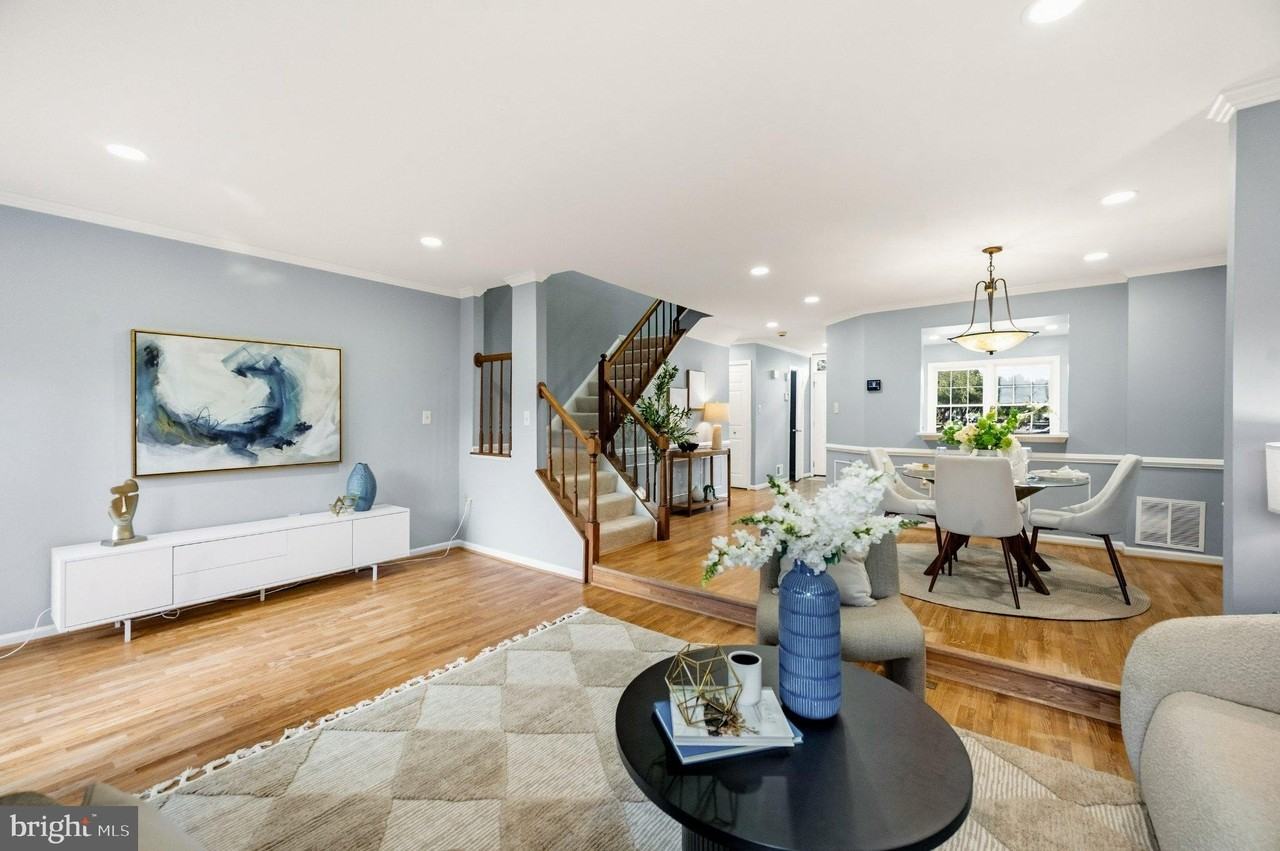 21140 Winding Brook Sq - Photo 6 of 29