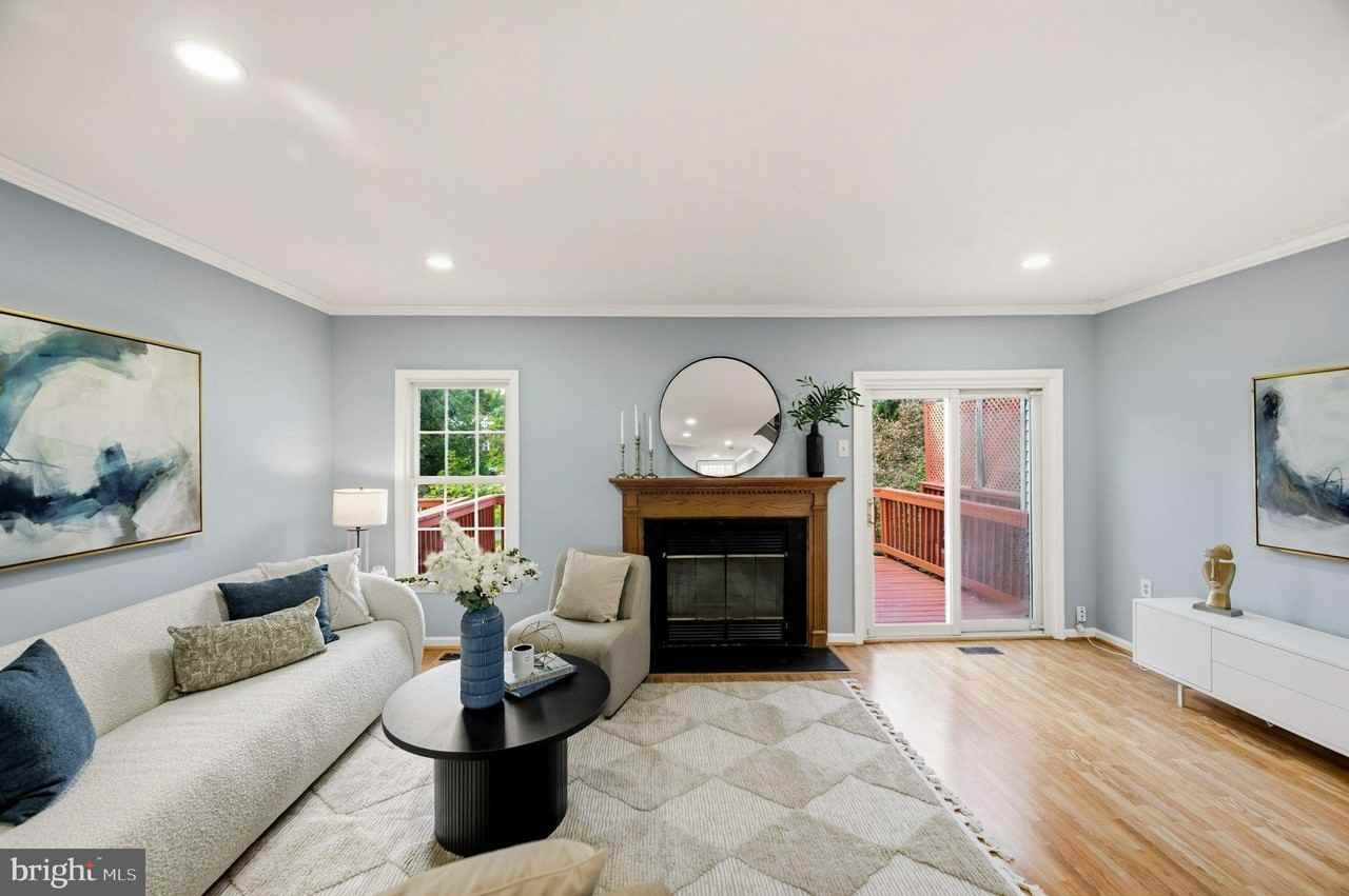 21140 Winding Brook Sq - Photo 7 of 29