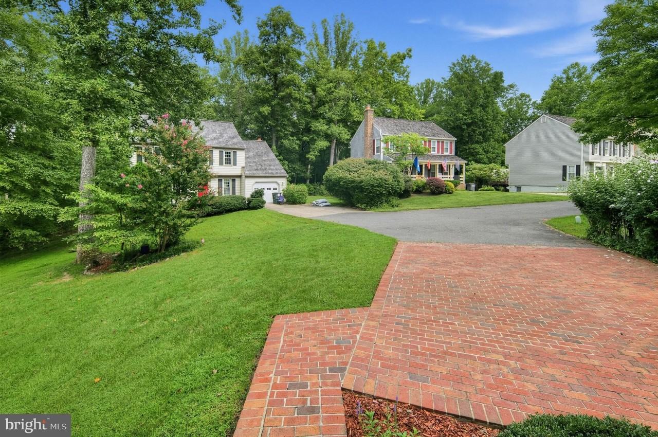 3117 Woods Cove Ln - Photo 2 of 45