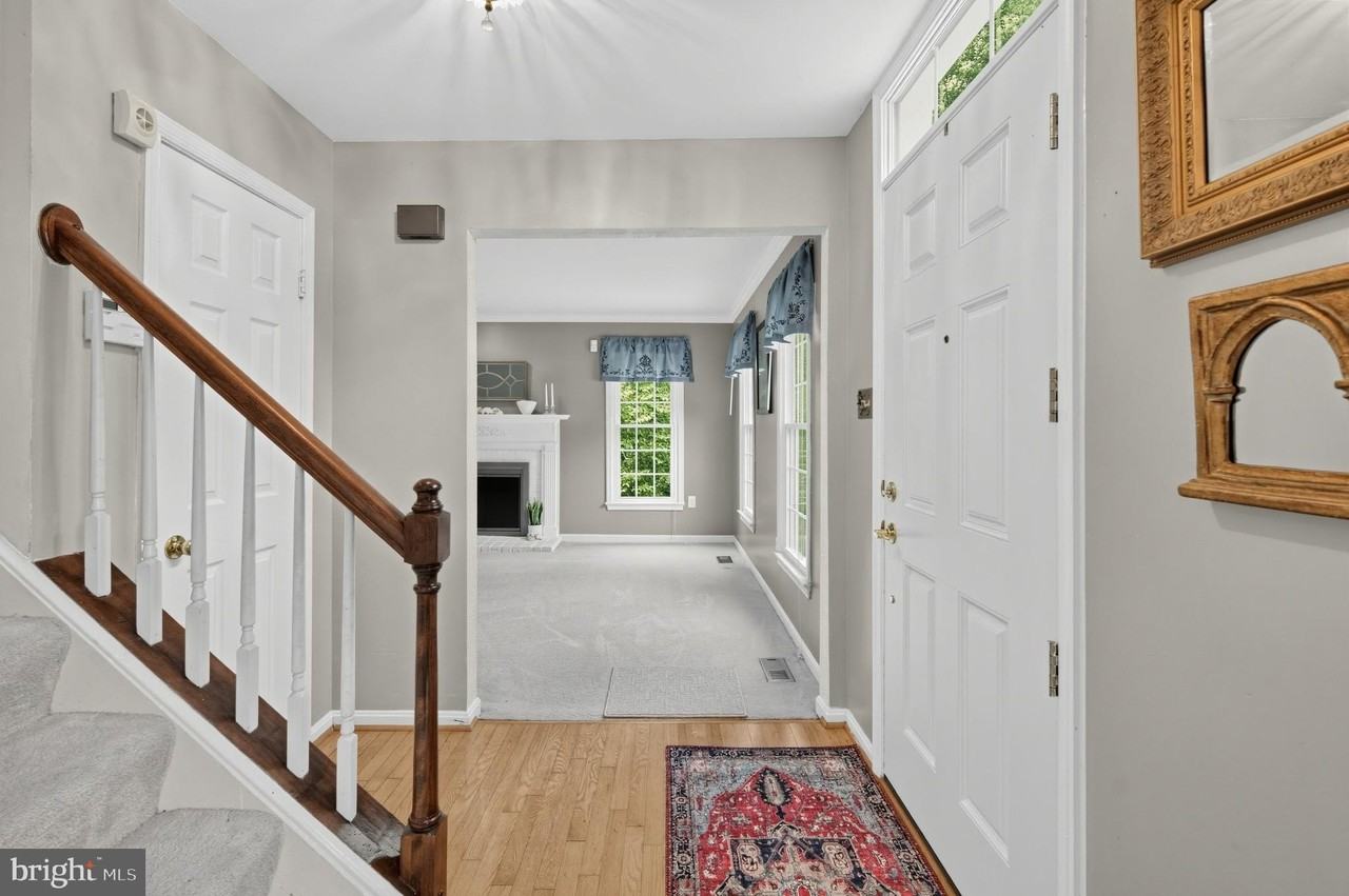 3117 Woods Cove Ln - Photo 5 of 45