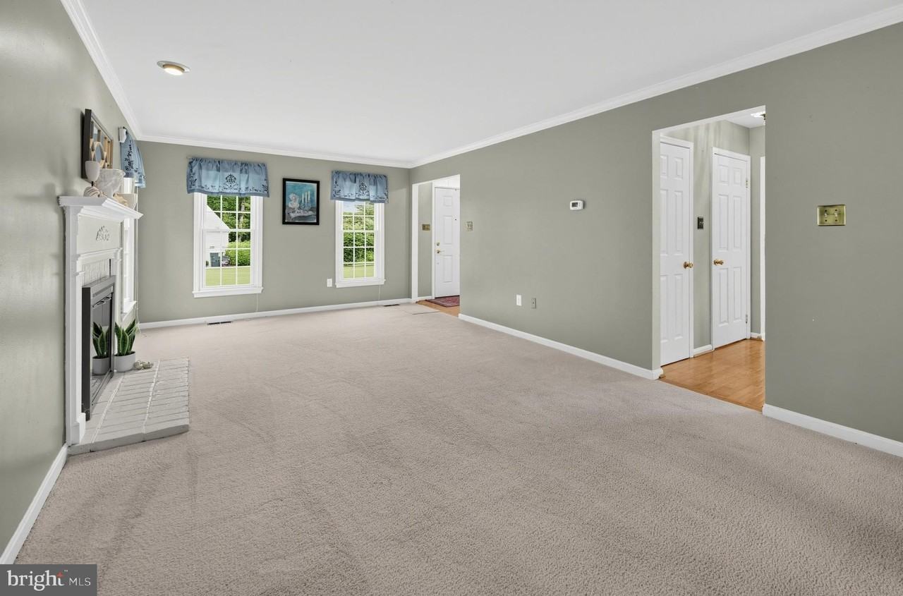3117 Woods Cove Ln - Photo 6 of 45