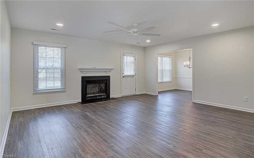 4713 Eagle Rock Rd - Photo 4 of 31