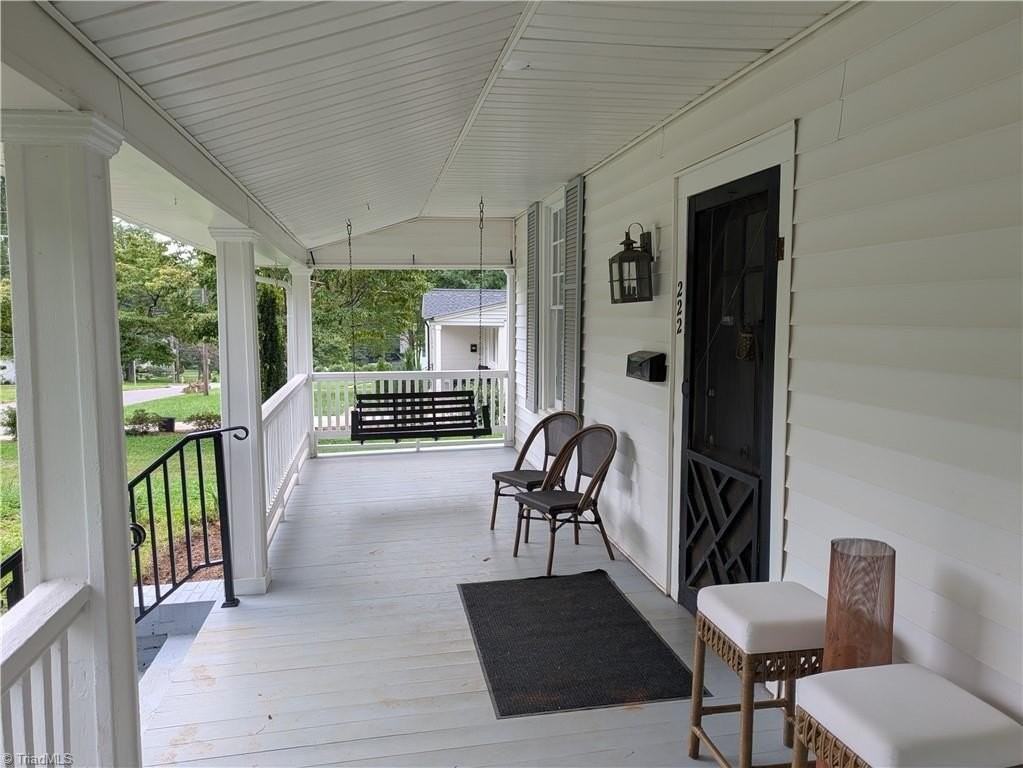 222 Burkewood Dr - Photo 2 of 25