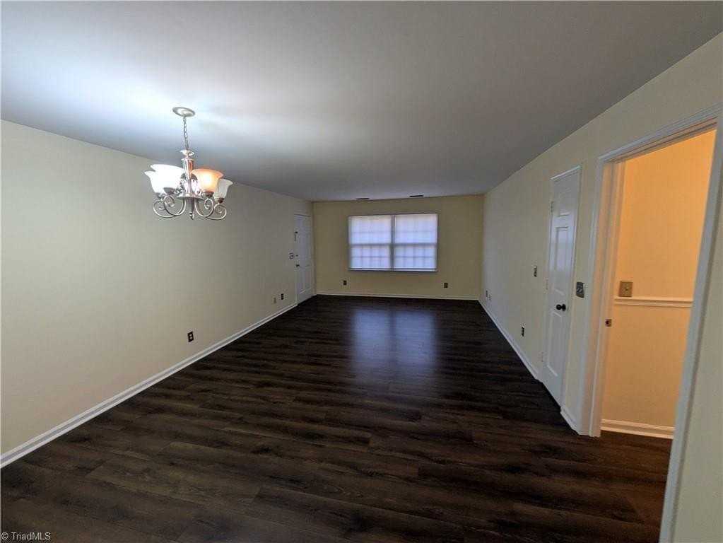 2707 Reynolda Rd #C3 - Photo 6 of 17