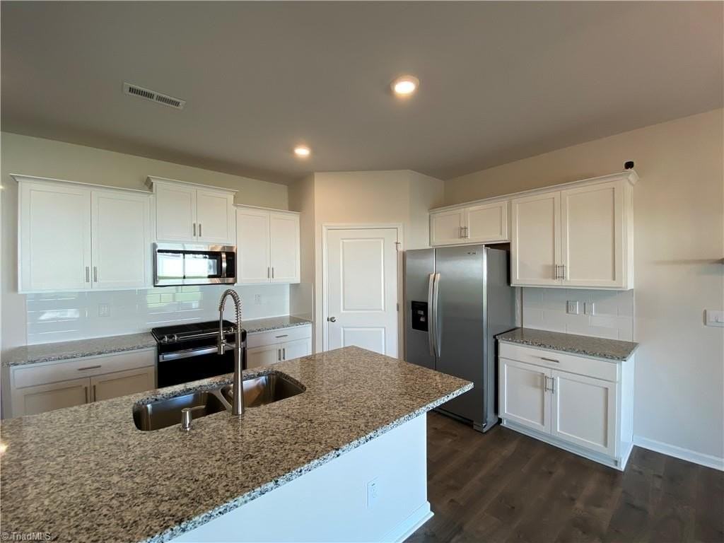 392 Rhett Ave - Photo 3 of 28