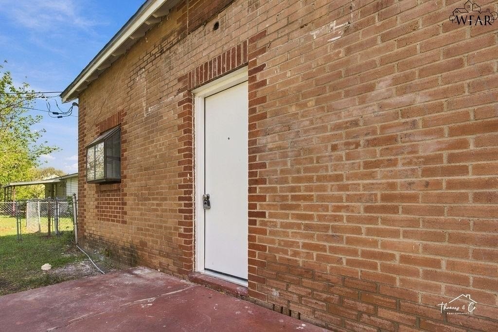 3711 Cumberland Ave - Photo 3 of 36