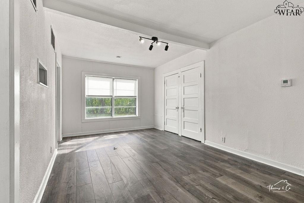 3711 Cumberland Ave - Photo 4 of 36