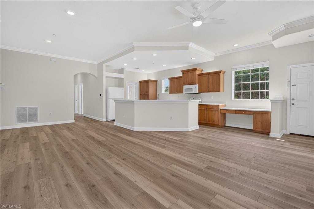 8701 Piazza Del Lago Cir #202 - Photo 3 of 37