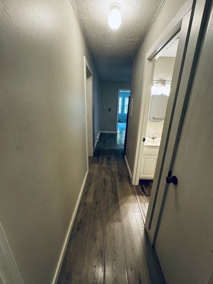 502 Chinworth Ct #1 - Photo 3 of 11