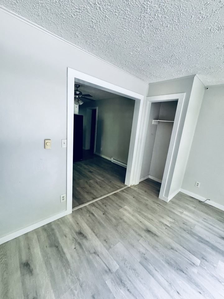 502 Chinworth Ct #1 - Photo 4 of 11