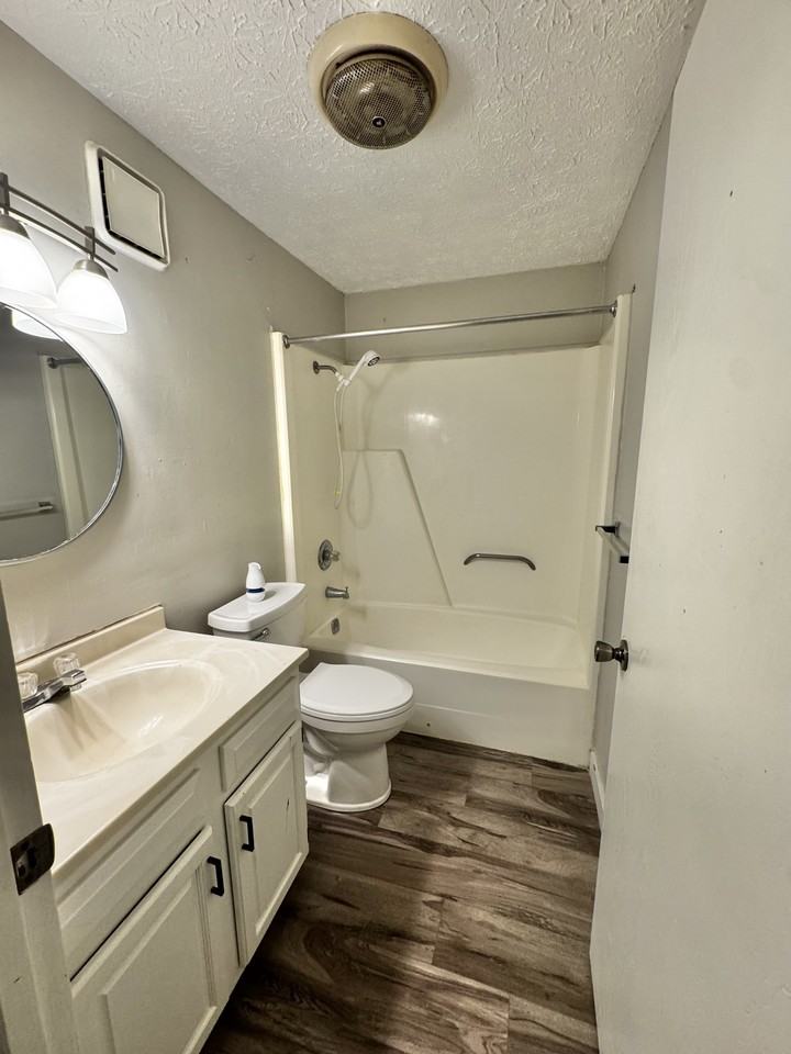 502 Chinworth Ct #1 - Photo 5 of 11