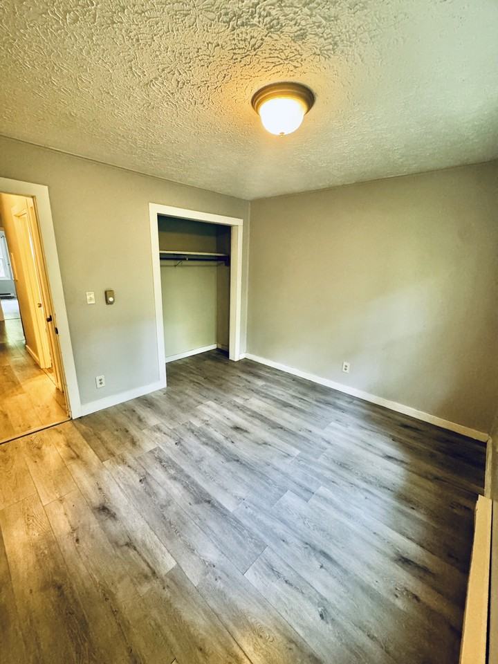 502 Chinworth Ct #1 - Photo 7 of 11