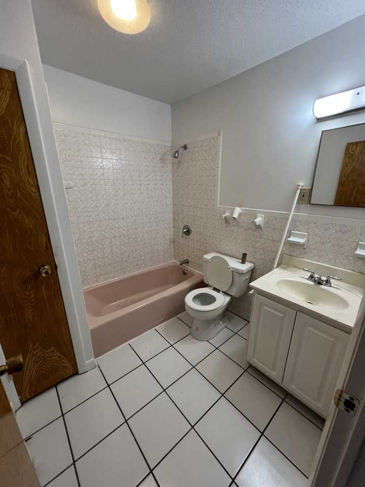6 Carriage Hill Rd - Photo 2 of 9