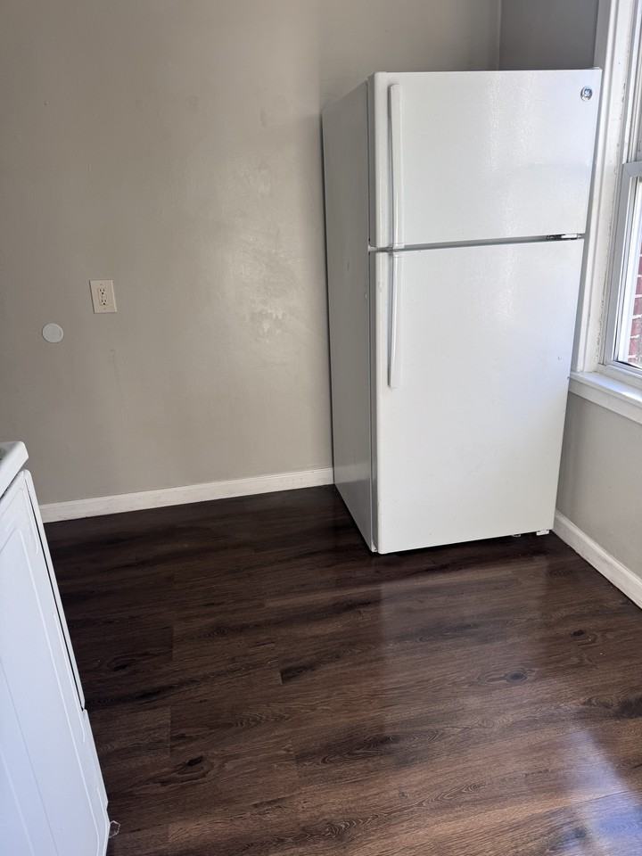 482 Oak St #482 - Photo 7 of 9