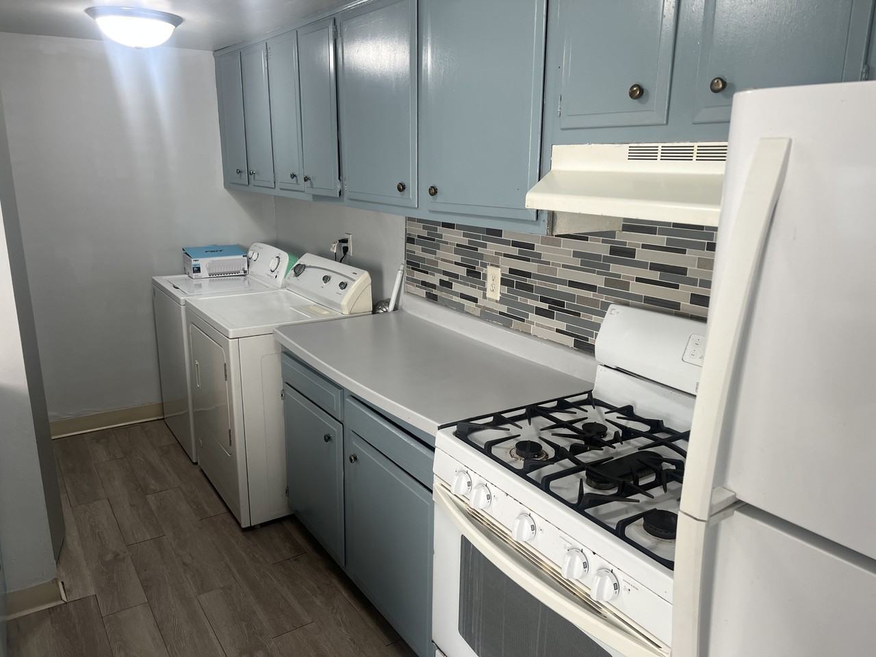 816 W 59th Pl #1 - Photo 5 of 11