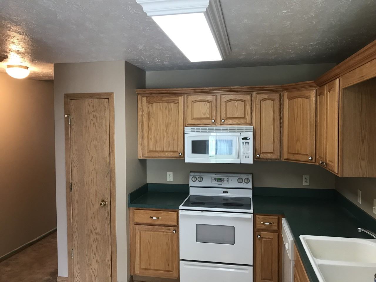 2136 E Dodge St - Photo 3 of 9