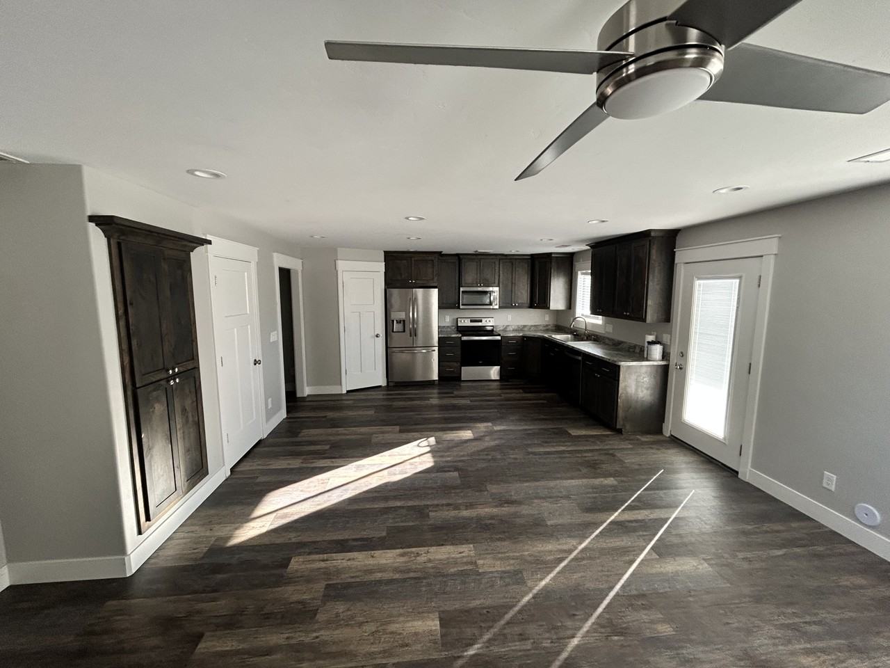 525 Main St - Photo 3 of 10