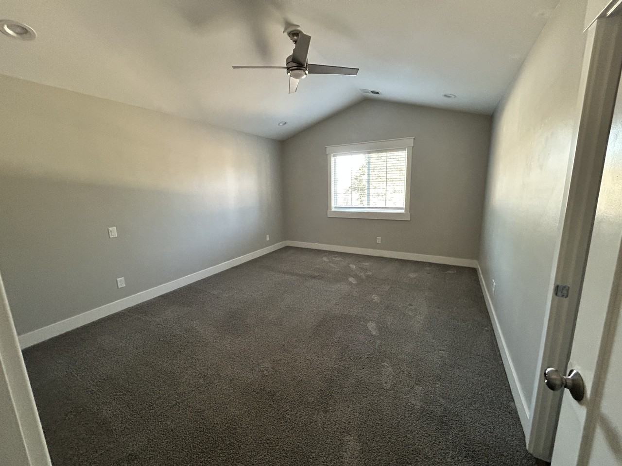 525 Main St - Photo 6 of 10