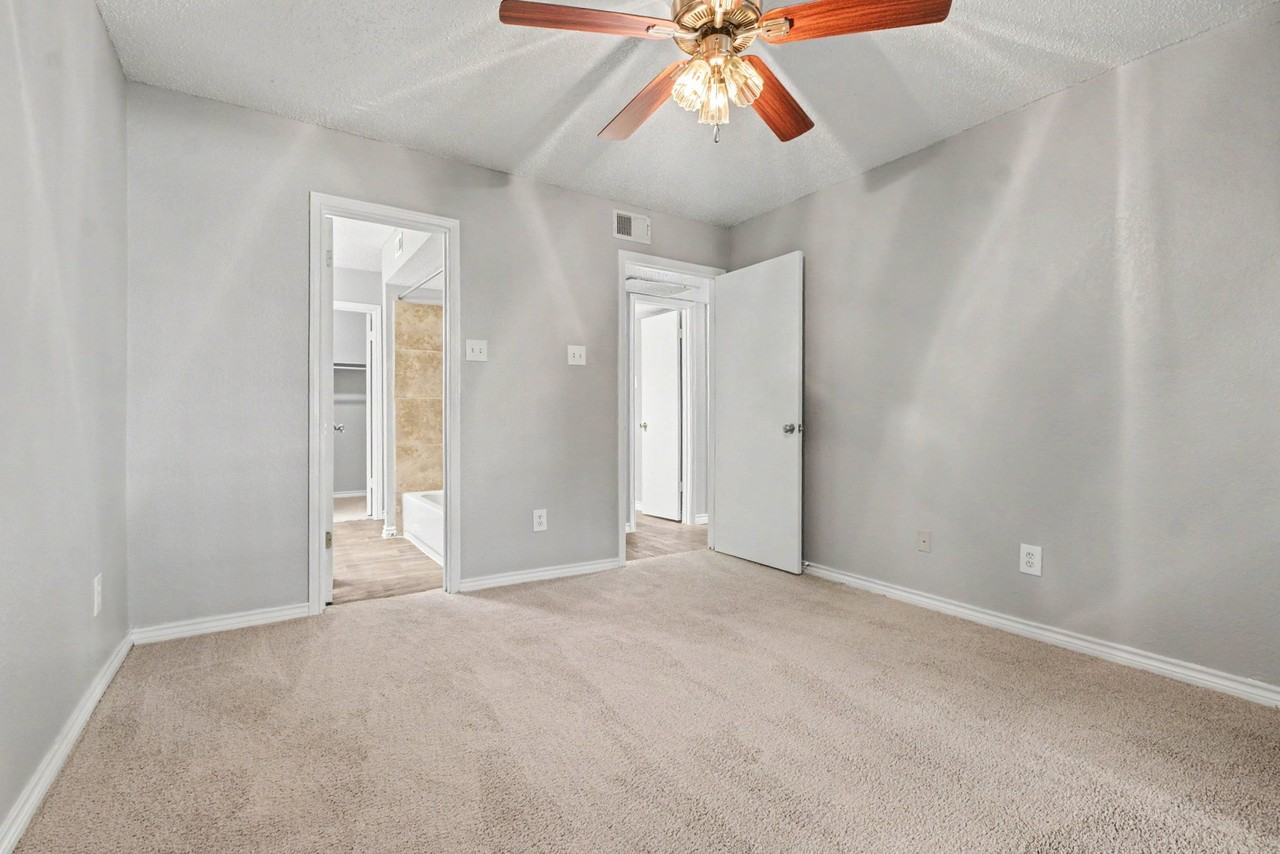3647 W Northgate Dr #256 - Photo 2 of 21