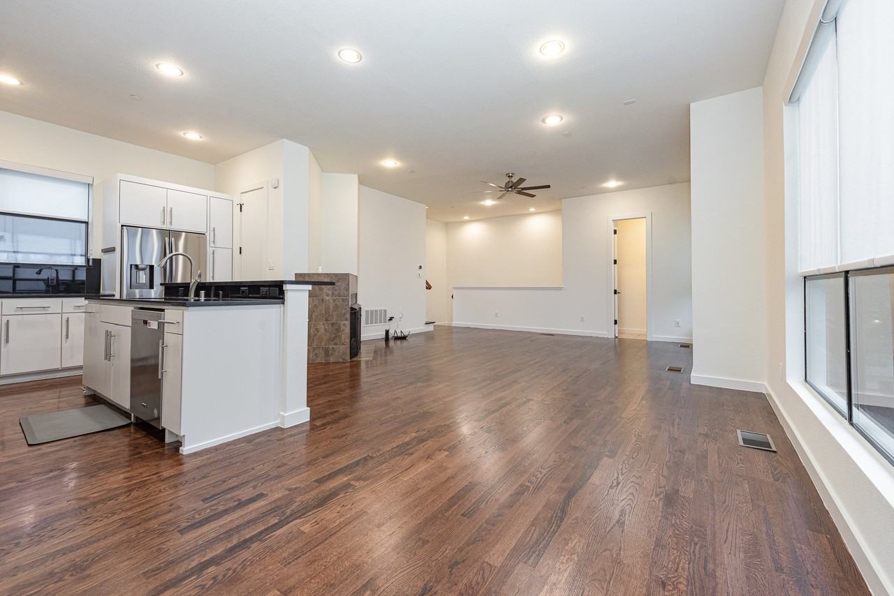 4106 Holland Ave - Photo 5 of 22