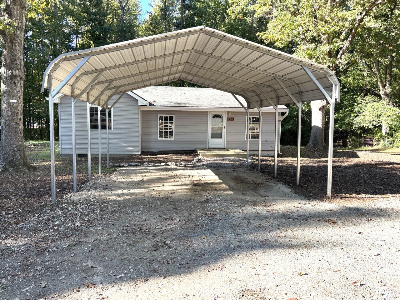 1203 N Mecklenburg Ave - Photo 3 of 15