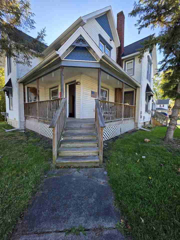 200 S Oak St #1 - Photo 2 of 25