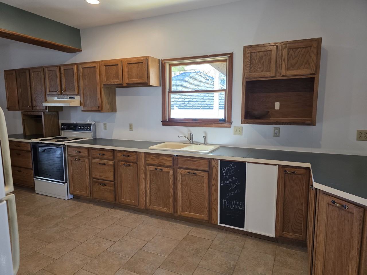 200 S Oak St #1 - Photo 7 of 25