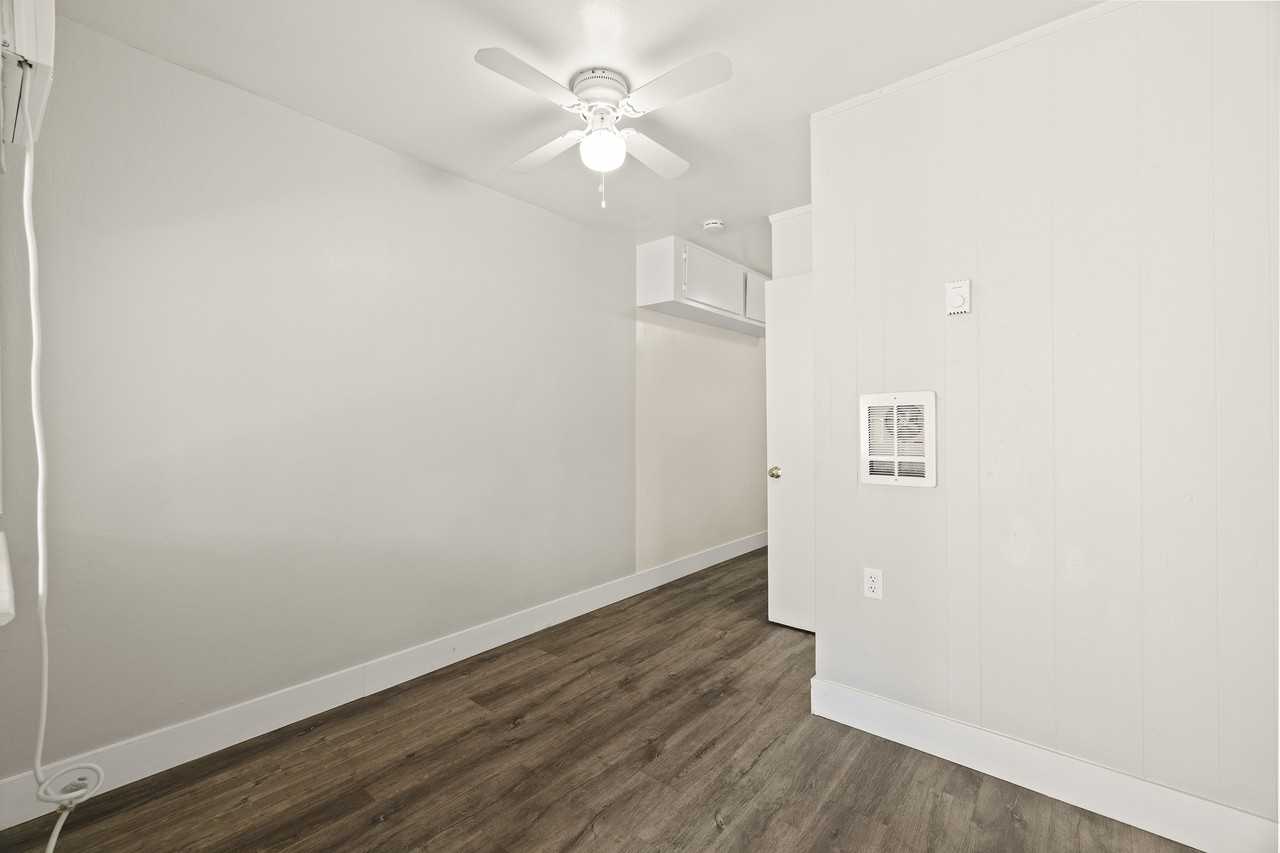 946 Cherry St #14 - Photo 3 of 19