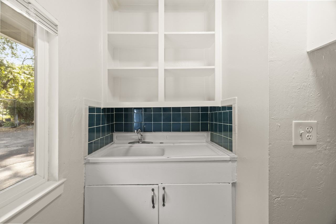 946 Cherry St #14 - Photo 5 of 19