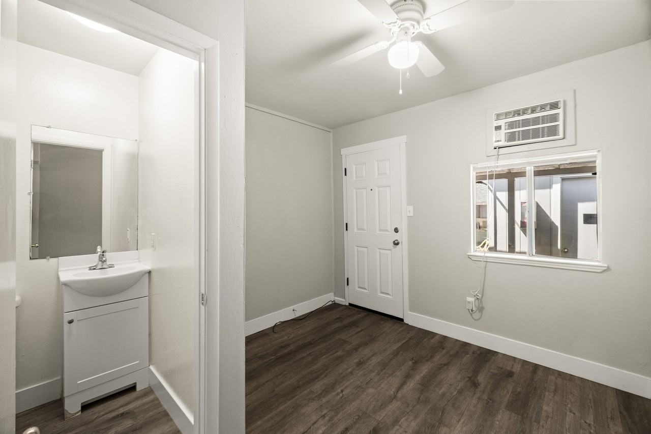 946 Cherry St #14 - Photo 7 of 19