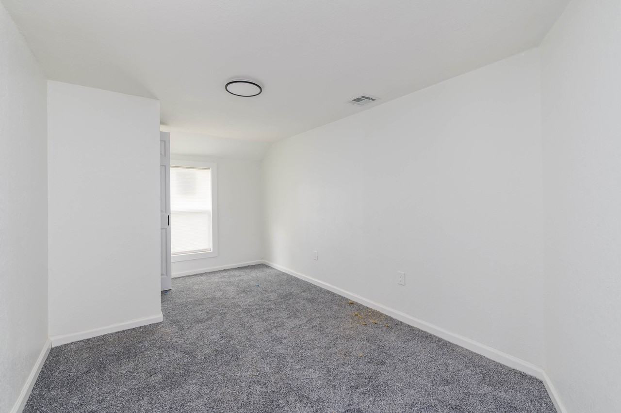 807B S College Ave - Photo 7 of 10