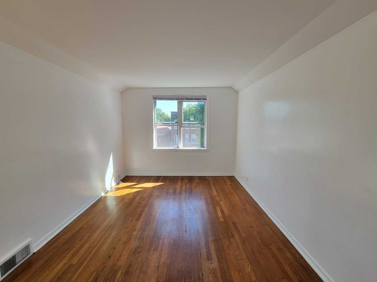4048 N Marmora Ave ##2 - Photo 3 of 25