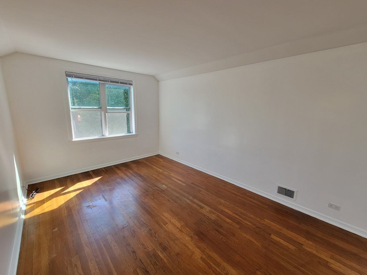 4048 N Marmora Ave ##2 - Photo 4 of 25