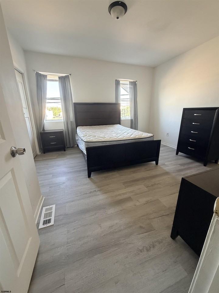 715 Harris Pl - Photo 5 of 6