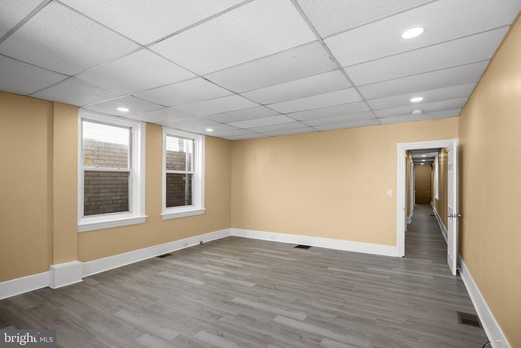 45 S Broad St - Photo 4 of 22