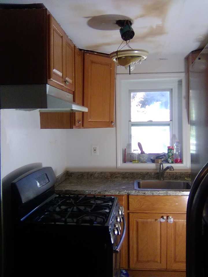 174 Emerson St - Photo 3 of 20