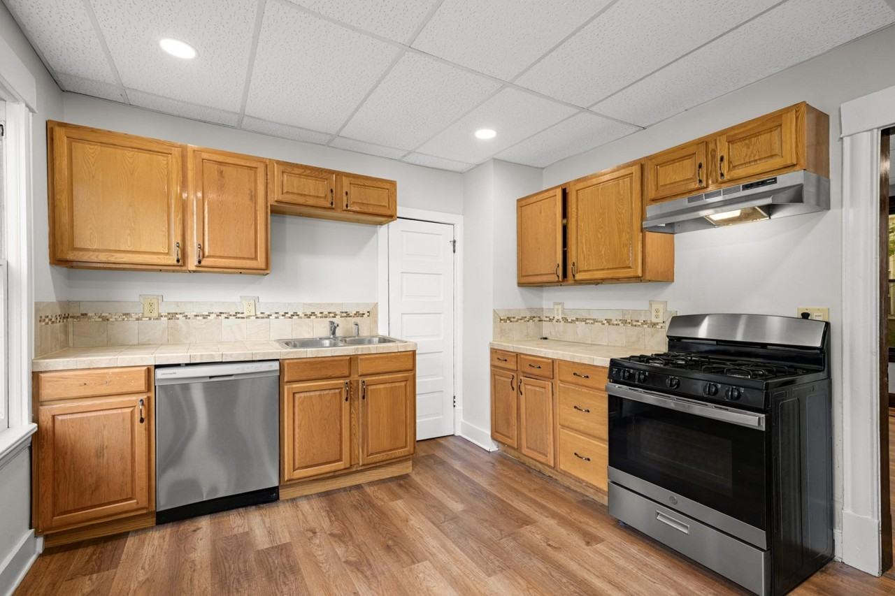 1118 24th Ave N - Photo 5 of 16