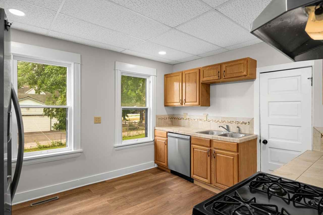 1118 24th Ave N - Photo 6 of 16