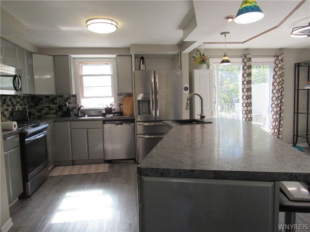5265 Powers Rd - Photo 5 of 26