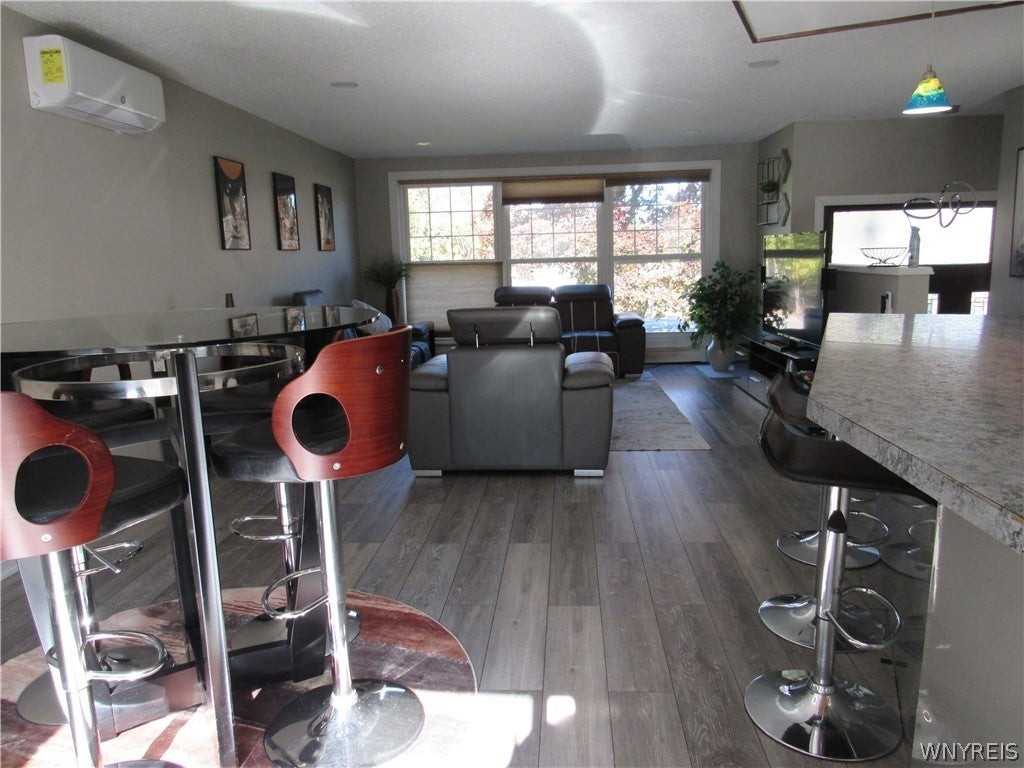 5265 Powers Rd - Photo 7 of 26
