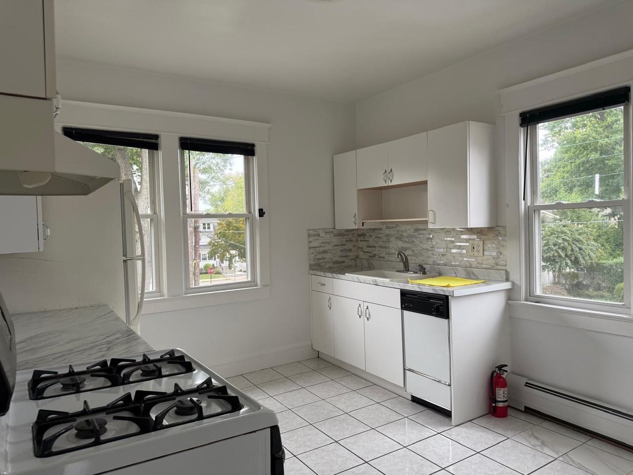 132 Merritt Ave - Photo 3 of 18