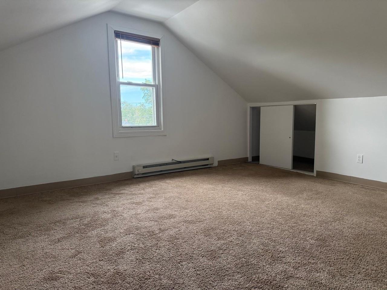132 Merritt Ave - Photo 5 of 18