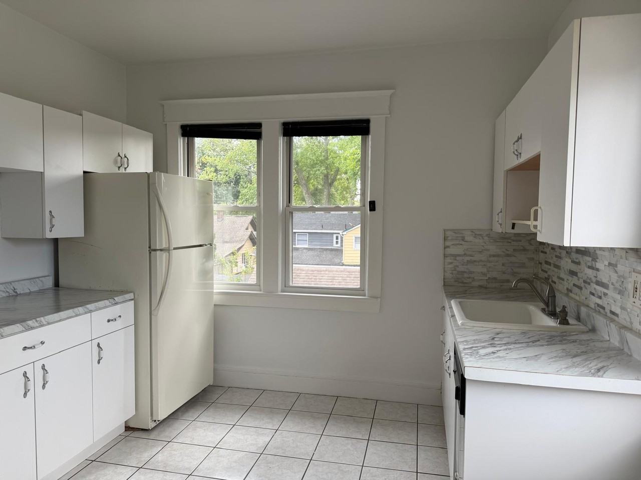 132 Merritt Ave - Photo 6 of 18