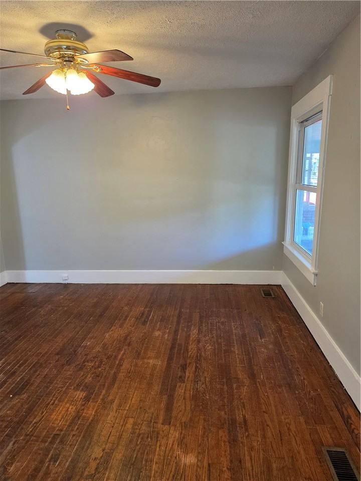 79 S Maple Ave ##9 - Photo 3 of 19