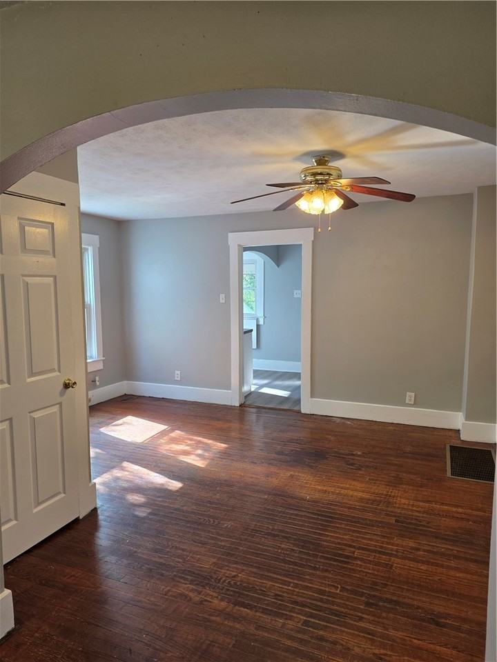 79 S Maple Ave ##9 - Photo 5 of 19