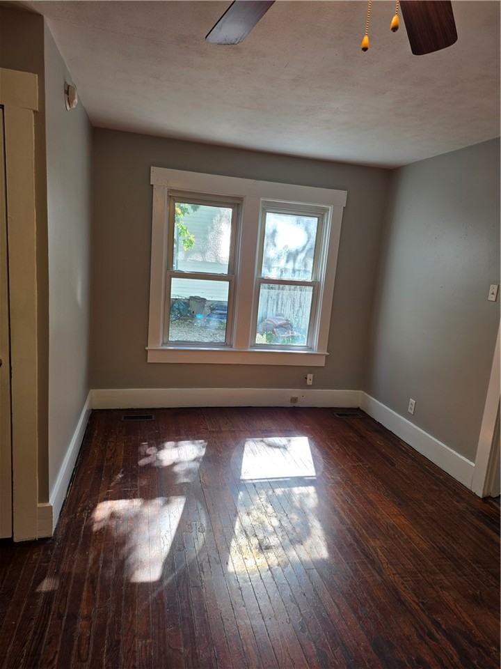 79 S Maple Ave ##9 - Photo 6 of 19