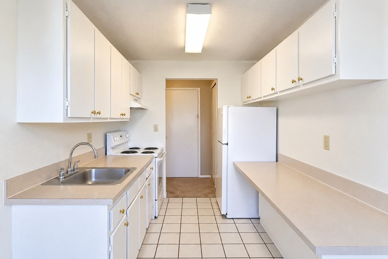 Dorchester Village Apartments - Photo 5 of 20