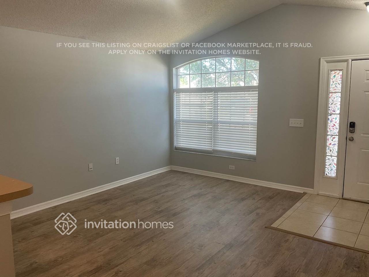 2404 Cedarfield Ln - Photo 2 of 9
